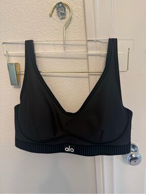 ALO Yoga Women's Airlift Lineup - Large Black